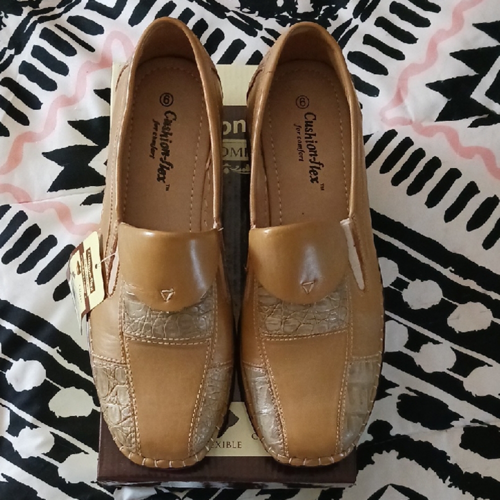 Women Tan Loafers